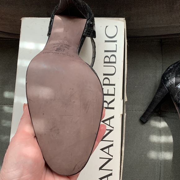 Banana republic Tina tstrap suede heel 8.5 NIB made In Italy - Picture 3 of 4